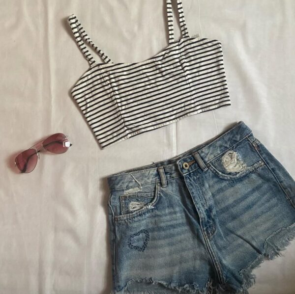 Black and White Stripes Crop (M)