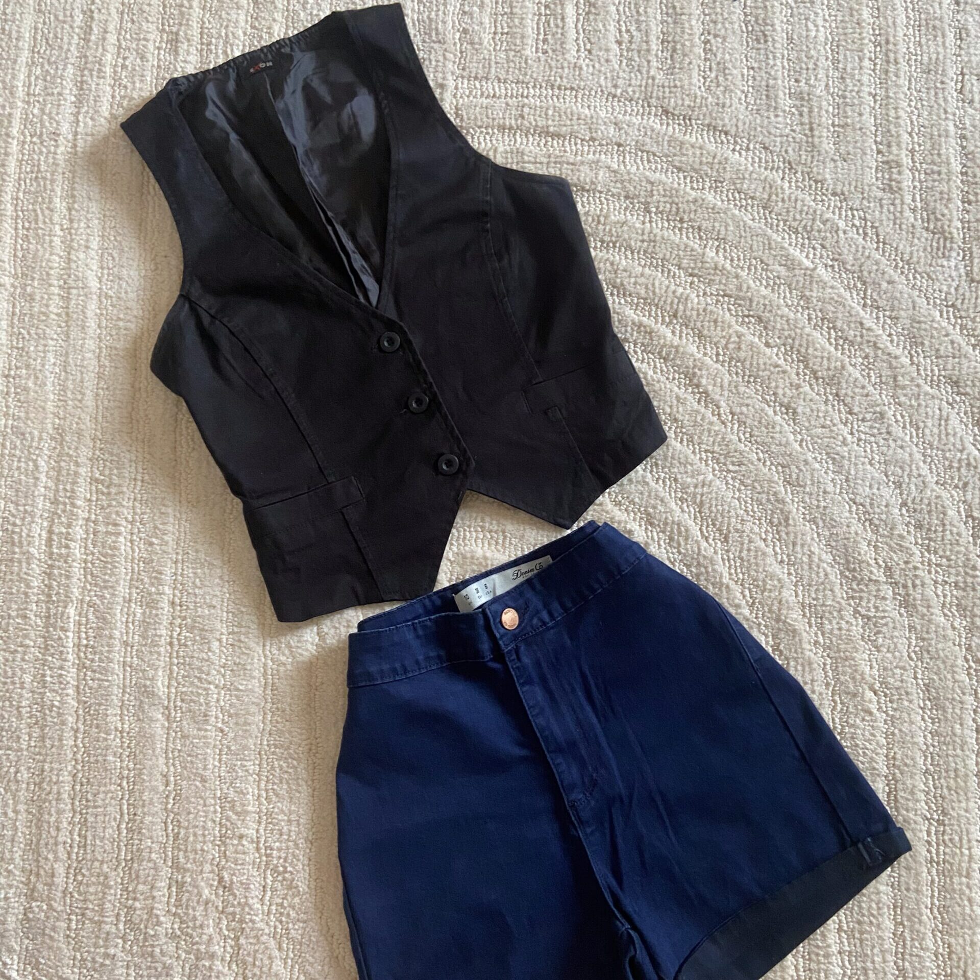 Black Vest (S)